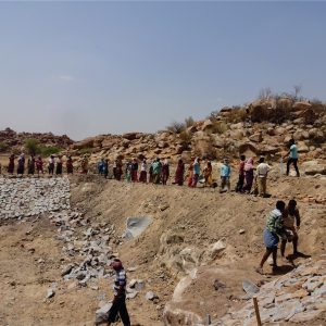 285 people of Mudgal village, Raichur, Karnataka create a check dam on their own!