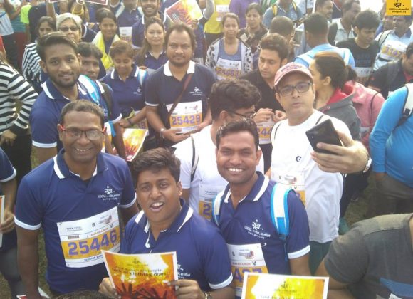 Tata Steel Kolkata 25K Marathon this Sunday brought volunteers, friends and team Goonj on the start line, spreading awareness about winter as an annual disaster for people who have little #OdhaDoZindagi.