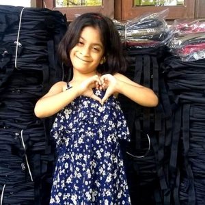 Inspired by Father, 6-YO Nagpur Girl Donates 4800 School Bags to Needy Kids