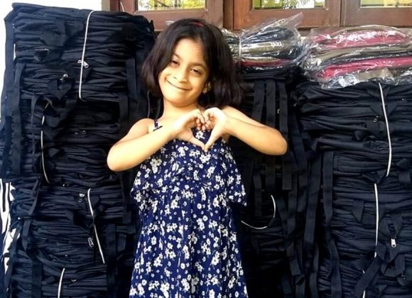 Inspired by Father, 6-YO Nagpur Girl Donates 4800 School Bags to Needy Kids