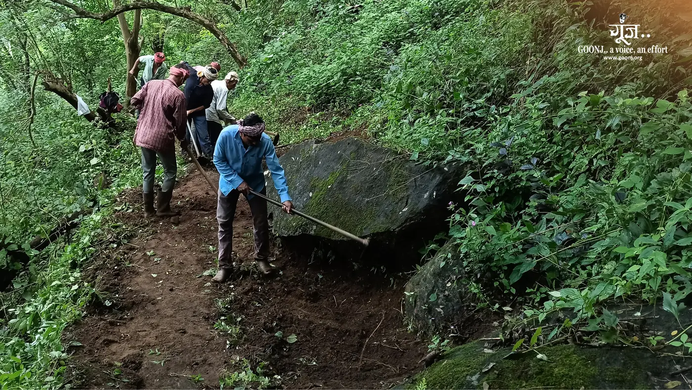  Villagers making road