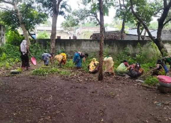 Restoring Health with Dignity: Yadahalli’s Collective Cleanup Around Their Health Centre